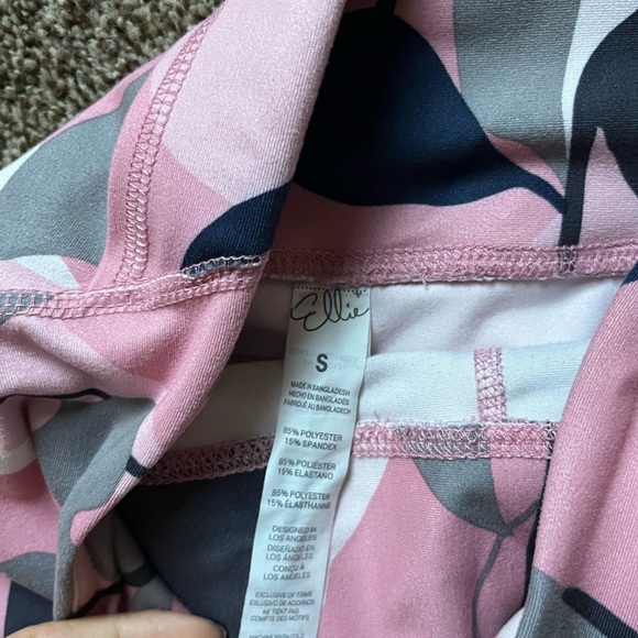 Ellie brand work out set - Picture 5 of 5